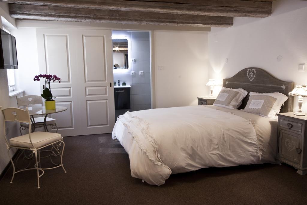 Chambre Le Hupsa Pfannala Saint-Hippolyte  Habitación foto
