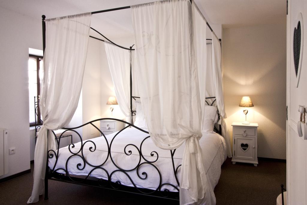 Chambre Le Hupsa Pfannala Saint-Hippolyte  Habitación foto